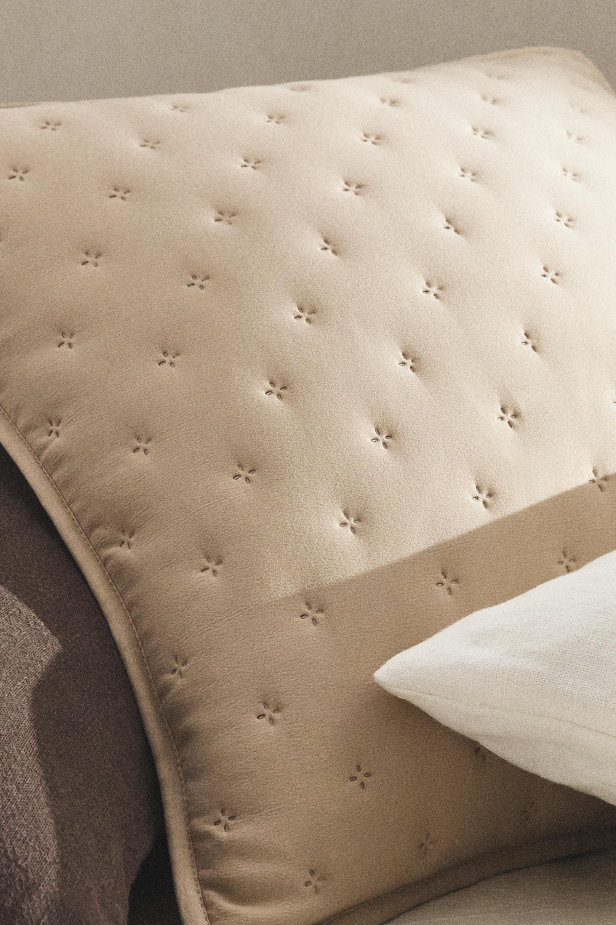 HOUSSE DE COUSSIN ÉDREDON MATELASSÉ POIS